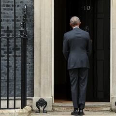 Why is Barack Obama visiting the UK prime minister at Downing Street?