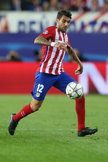 Ele competiu de 2012 a 2015-2016 no Celta de Vigo. Ao mesmo tempo, ele foi contratado pelo Atlético, onde jogou até 2018.