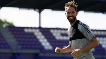 Míchel es uno de los cuatro jugadores del club que ya es libre para negociar con el club que quiera.