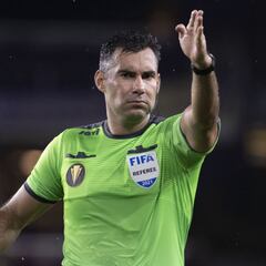 Así es Mario Escobar, el árbitro del México contra Honduras