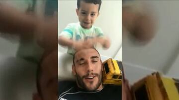 Emotivo encuentro de Alan Ruschel con hijo de fallecido