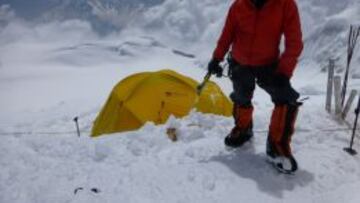 Juanjo Garra aguarda el rescate a unos 8.000 metros de altura