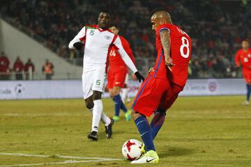 Futbol, Chile vs Burkina Faso.
Partido amistoso 2017.
El jugador de Chile, Arturo. Vidal, marca su gol contra Burkina Faso durante el partido amistoso en el estadio Nacional.
Santiago, Chile.
02/06/2017
Marcelo Hernandez/Photosport***************

Football, Chile vs Burkina Faso.
Friendly match 2017.
Chile's player Arturo. Vidal, scores his goal against Burkina Faso during friendly match at Nacional stadium in Santiago, Chile.
02/06/2017
Marcelo Hernandez/Photosport