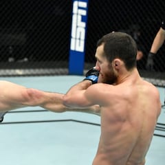 Umar Nurmagomedov, primo de Khabib, maravilla en su debut