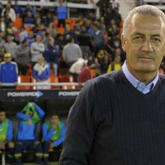 Alfaro haría debutar a 3 fichajes