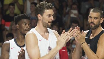 Pau Gasol, durante su amistoso con su hermano, Marc.