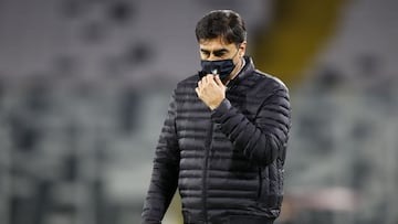 "Empezamos dando mucha ventaja": Gustavo Quinteros desliza una crítica para Blanco y Negro