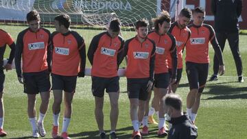 Partido de máximo nivel en
El Molinón sin Raúl de Tomás