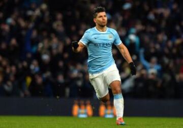 El delantero argentino del Manchester City terminó como el goleador exclusivo de la Premier League con los 25 goles que anotó en 32 partidos.