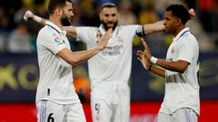 Nacho celebra su gol con Benzema y Rodrygo.