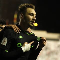 Oficial: el Betis amplía el contrato de Loren hasta 2024