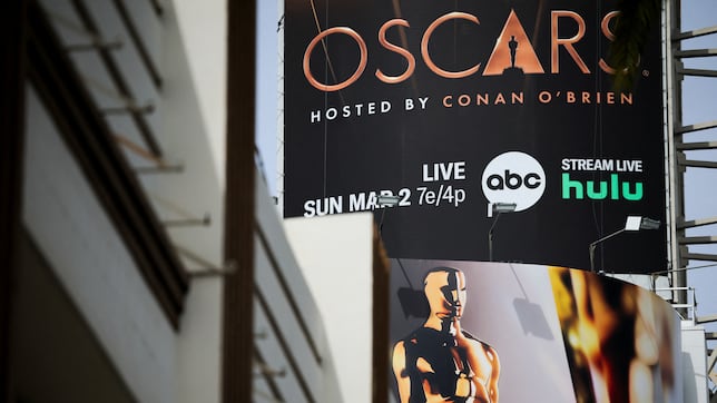 What is the difference between the Oscar Award for Best Original and Best Adapted Screenplay?