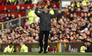 Palace give title race new edge as United stumble again