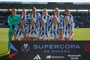 El once de la Real Sociedad Femenino: Elene Lete, Le Guilly, Ana Tejada, Manuela Vanegas, Alejandra Bernabé, Gemma Gili, Iris Arnaiz, Nerea Eizagirre, Amaiur, Jensen y Gaby García.