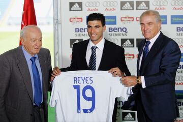 En 2006 el Real Madrid consigui¨® su cesi¨®n por un a?o a cambio de J¨²lio Baptista, que igualmente se fue cedido al Arsenal.