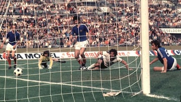 El legendario delantero alemán, Gerd Müller, falleció este domingo a los 75 años. Brilló en Bayern Múnich y se convirtió en el máximo goleador de la historia de la Bundesliga. Con su Selección ganó el Mundial de 1974.