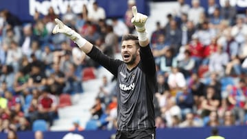 Koke Vegas frente al Atl&eacute;tico de Madrid en el Ciutat de Val&egrave;ncia. 