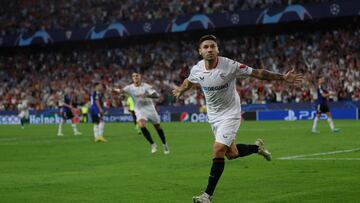 Montiel celebra un gol.