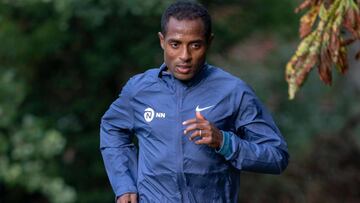 Kenenisa Bekele, durante un entrenamiento previo al Marat&oacute;n de Londres.