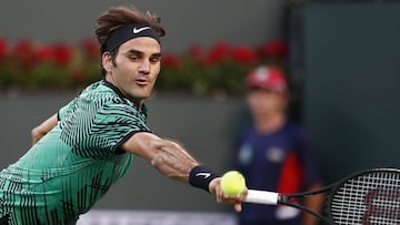 Federer through to semis with walkover after Kyrgios illness