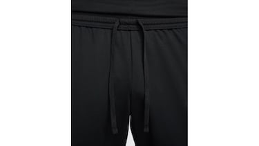 Este es el chándal de Nike para los entrenamientos y el día a día que está arrasando entre los deportistas