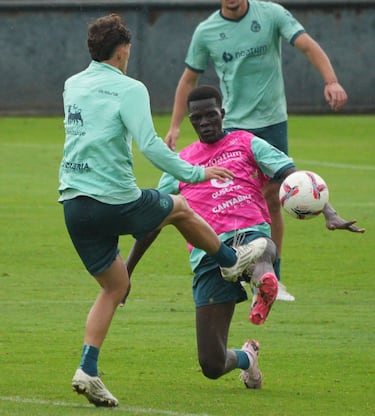 Convocatoria del Racing: Maguette viaja a Oviedo