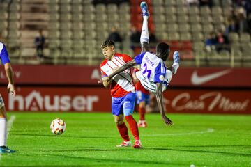 Leiva junto a Malan Camar disputando un esfrico en El Nuevo Mirador.