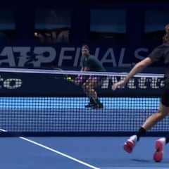 Recuerden, Tsitsipas es el 6 del mundo y mide 1,94: ahora vean el puntazo sin límites de Nadal