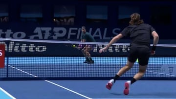 Tsitsipas es el 6 del mundo y mide 1,94: ahora vean el puntazo sin límites de Nadal