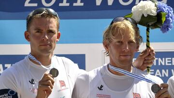 Pete Reed, junto a Andrew Triggis Hodge tras ganar la plata en los Mundiales de Remo de 2011 en Eslovenia.