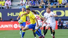 01/04/23 PARTIDO PRIMERA DIVISION 
CADIZ - SEVILLA 
RAUL PARRA CON IVAN RAKITIC