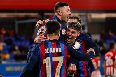 Valdebebas golea a La Masia