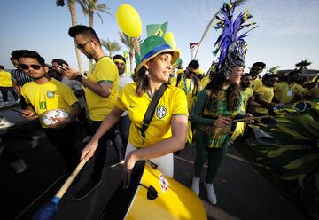 Varios grupos de ciudadanos cataríes han participado en un evento en Doha donde han apoyado a diferentes selecciones del Mundial. En la foto, en apoyo a la selección brasileña. 