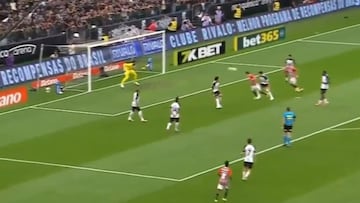 Gonzalo Tapia se hace grande en Brasil: ¡golazo en uno de los clásicos más populares del país!