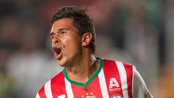 El delantero mexicano no encontró acomodo en el Lamia, por lo que busca una oportunidad en el equipo español.
