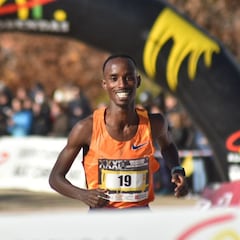 Victoria de Oukhelfen tras la descalificación de Kwizera