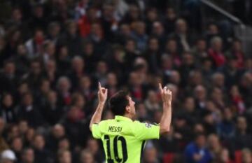 Lionel Messi celebrando después de marcar el 0-1 para el Barcelona