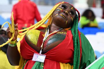 Los aficionados de la selección africana están siendo unos de los más animados y coloridos de todo en el Mundial en la grada. Hoy han llenado de color el Al Janoub Stadium en el duelo frente a Serbia.