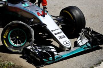 Imagen del impacto en el coche de Hamilton.