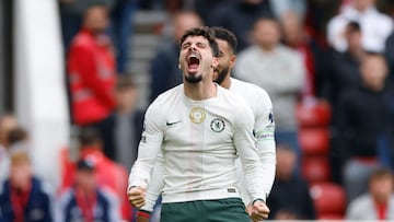 Soccer Football - Premier League - Nottingham Forest v Chelsea - The City Ground, Nottingham, Britain - October 18, 2025 Chelsea's Pedro Neto celebrates scoring their second goal Action Images via Reuters/Peter Cziborra EDITORIAL USE ONLY. NO USE WITH UNAUTHORIZED AUDIO, VIDEO, DATA, FIXTURE LISTS, CLUB/LEAGUE LOGOS OR 'LIVE' SERVICES. ONLINE IN-MATCH USE LIMITED TO 120 IMAGES, NO VIDEO EMULATION. NO USE IN BETTING, GAMES OR SINGLE CLUB/LEAGUE/PLAYER PUBLICATIONS. PLEASE CONTACT YOUR ACCOUNT REPRESENTATIVE FOR FURTHER DETAILS..
