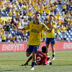 Un año después, tres puntos menos