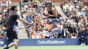 Mattek-Sands y Jamie Murray se imponen en doble mixtos