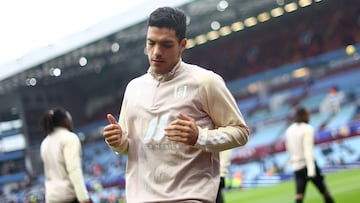 Soccer Football - Premier League - Aston Villa v Fulham - Villa Park, Birmingham, Britain - November 12, 2023 Fulham's Raul Jimenez during the warm up before the match REUTERS/Carl Recine NO USE WITH UNAUTHORIZED AUDIO, VIDEO, DATA, FIXTURE LISTS, CLUB/LEAGUE LOGOS OR 'LIVE' SERVICES. ONLINE IN-MATCH USE LIMITED TO 45 IMAGES, NO VIDEO EMULATION. NO USE IN BETTING, GAMES OR SINGLE CLUB/LEAGUE/PLAYER PUBLICATIONS.