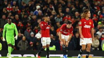 FILE PHOTO: Soccer Football - Carabao Cup - Fourth Round - Manchester United v Newcastle United - Old Trafford, Manchester, Britain - November 1, 2023 Manchester United's Harry Maguire, Casemiro and teammates look dejected after conceding their second goal, scored by Newcastle United's Lewis Hall REUTERS/Molly Darlington NO USE WITH UNAUTHORIZED AUDIO, VIDEO, DATA, FIXTURE LISTS, CLUB/LEAGUE LOGOS OR 'LIVE' SERVICES. ONLINE IN-MATCH USE LIMITED TO 45 IMAGES, NO VIDEO EMULATION. NO USE IN BETTING, GAMES OR SINGLE CLUB/LEAGUE/PLAYER PUBLICATIONS./File Photo