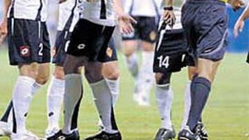 <b>INDIGNADO. </b>Diego Milito, tras su conflicto verbal con Rubinos.