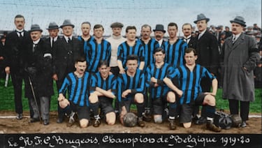 El Club Brujas viste tradicionalmente de azul y negro, colores que le han dado el apodo de Blauw-Zwart en neerlandés. Esta combinación no solo representa su identidad visual, sino también el orgullo flamenco que distingue al club en Bélgica y Europa.