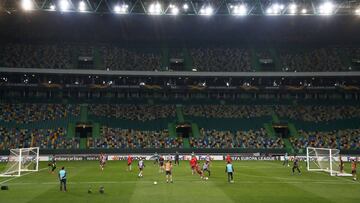 El Villarreal se entrenó ayer en el José Alvalade, que esta noche será una auténtica caldera.