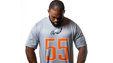 Brandon Graham modela la camiseta que conmemora el Día de la Concientización de la Violencia Armada