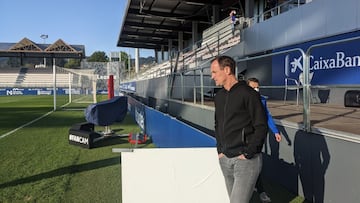 Joseba Etxeberria, entrenador del Mirandés, en la anterior visita a Lezama.