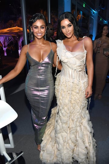 Nazanin Mandi y Kim Kardashian.